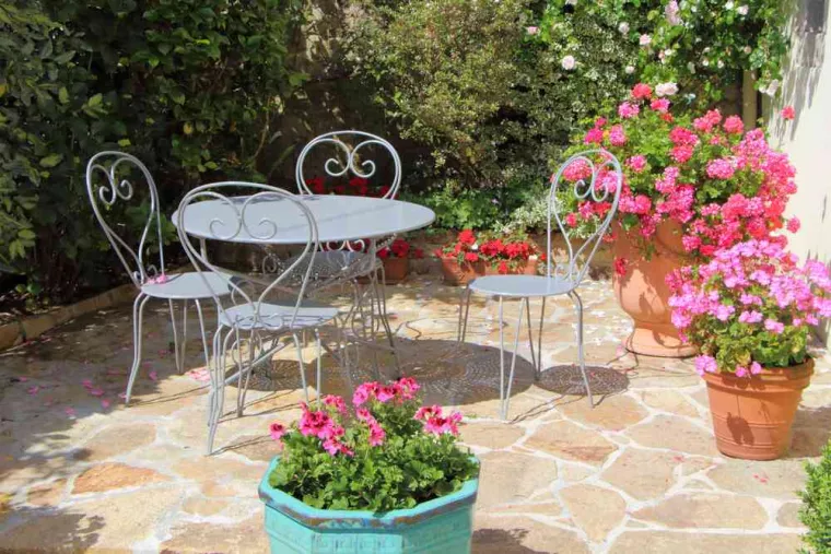 Rénovation de table de salon de jardin en fer forgé à la main 8 personnes, Bordeaux, Atelier FORTIN